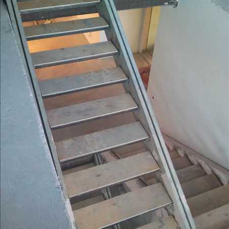 Бетонные лестницы Киев. Бетонная лестница на тетивах. Concrete stairs