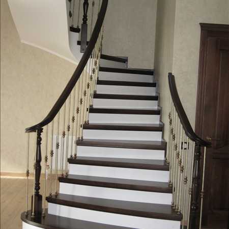 Бетонная лестница коттедж